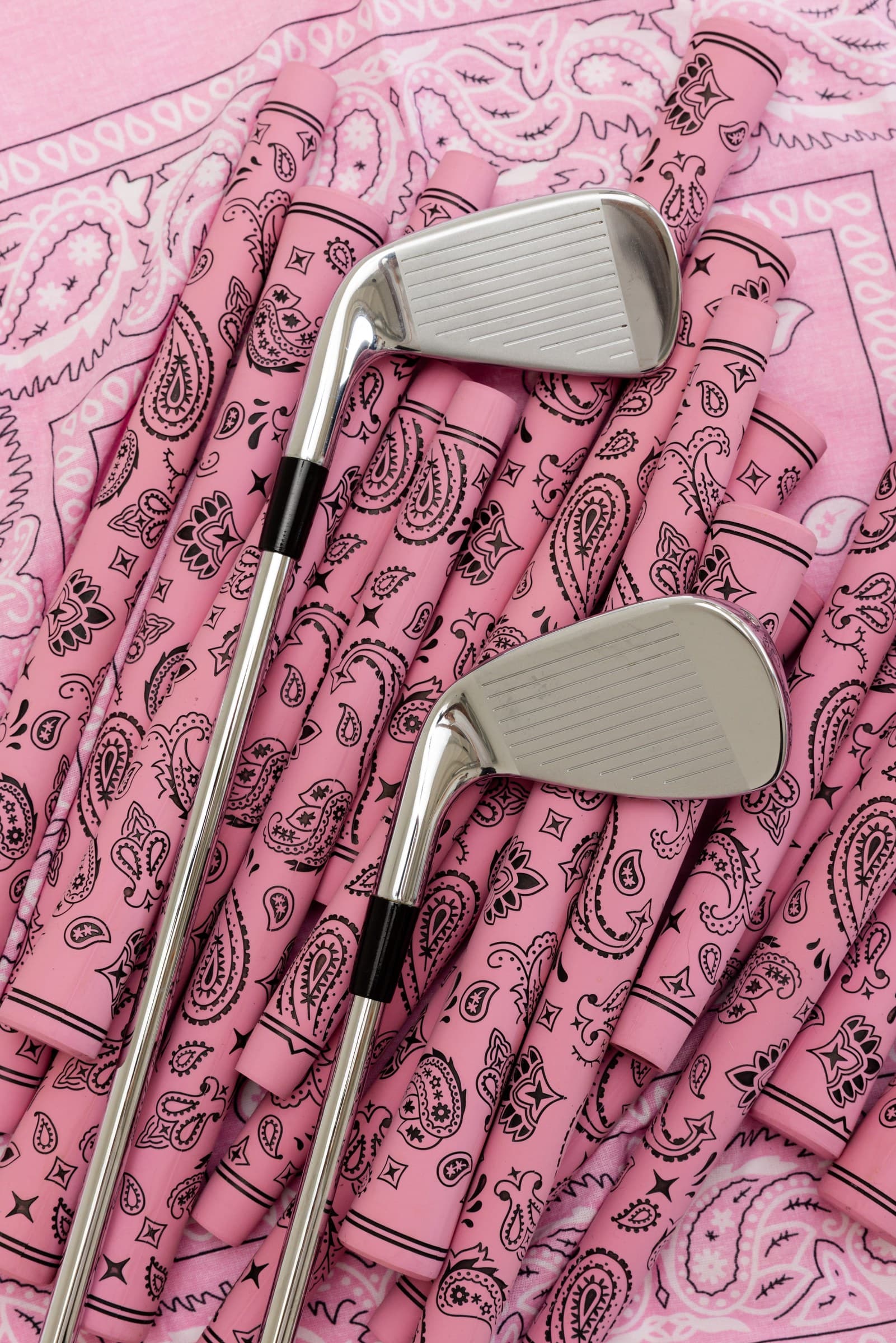 Goodie Grips — Blush Bandana Grip with clubs